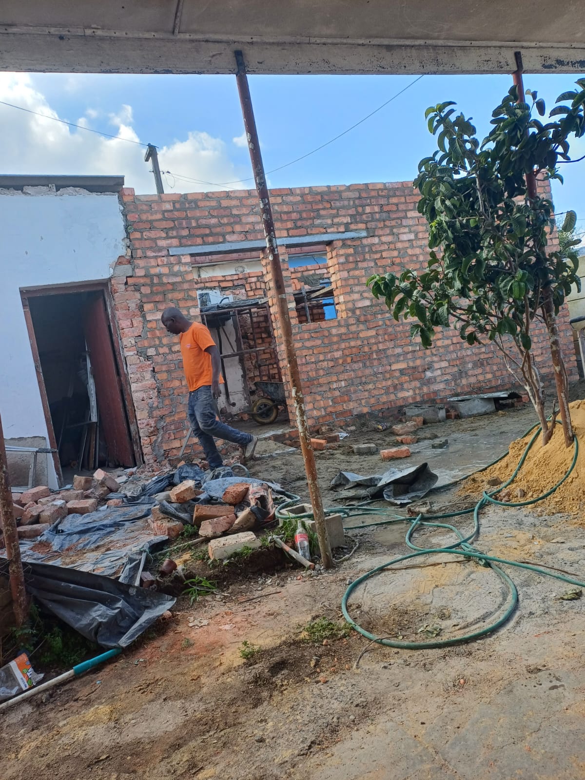 WhatsApp Image 2025-02-28 at 10.42.01 (1)